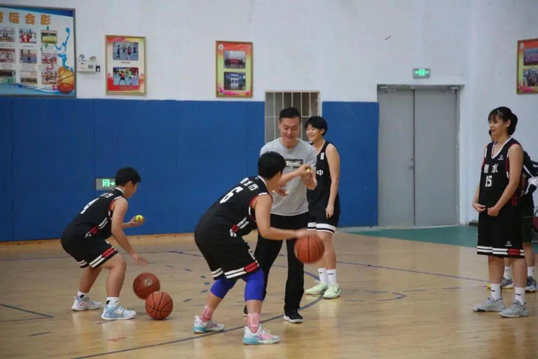 如何通过模拟比赛提高控卫的应变能力_0